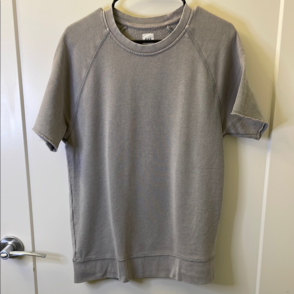 GAP Short-sleeved Grey Sweatshirt